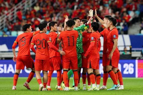 带你吃瓜讲男足